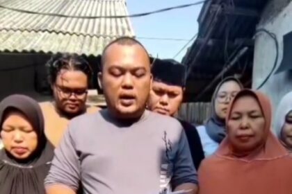 Pihak ahli waris saat membacakan surat terbuka lewat video untuk presiden Prabowo Subianto.(foto istimewa)
