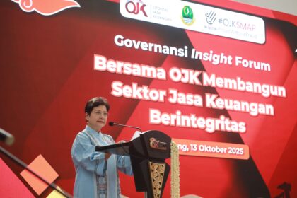Ketua Dewan Audit OJK Sophia Wattimena dalam rangkaian kegiatan Roadshow Governansi di Bandung yang digelar di Gedung Sate dan Telkom University, Senin.