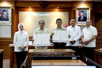 Penandatanganan Nota Kesepahaman Badan Nasional Penanggulangan Bencana (BNPB) dengan Kementerian Kehutanan di Gedung Manggala Wanabakti, lantai 4, Kementerian Kehutanan, Senin (13/10/2025). Foto: Ist
