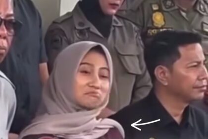 Viral Dheninda Chaerunnisa, Ketua Komisi III DPRD dari Fraksi NasDem, diduga menertawakan massa aksi. Foto: Tangkap layar IG @kabardotbandung