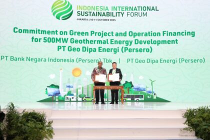 Penandatanganan perjanjian bertajuk 'Commitment on Green Project and Operation Financing for 500MW Geothermal Energy Development PT Geo Dipa Energi (Persero)' antara SEVP Wholesale Solutions & Value Chain BNI Pancaran Affendi dan Direktur Utama PT Geo Dipa Energi Yudistian Yunis di sela acara Indonesia International Sustainability Forum (IISF) 2025 di Jakarta International Convention Center (JICC), Jumat (10/10/2025). Foto: Dok BNI
