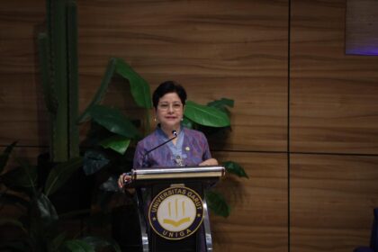 Ketua Dewan Audit OJK Sophia Wattimena dalam kegiatan OJK Mengajar yang digelar di Universitas Garut, Jawa Barat, Kamis