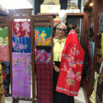Salah satu sosok yang berperan menjaga sekaligus memperkaya tradisi batik adalah Datik Daryanti, pendiri Datik Batik dari Tangerang Selatan, Banten. Foto: Dok BRI