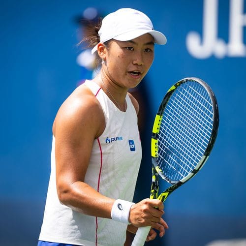 Ketua Umum Persatuan Tenis Seluruh Indonesia (Pelti) Nurdin Halid mengapresiasi prestasi bintang tenis putri Indonesia Janice Tjen yang berhasil menembus peringkat 80 WTA, turnamen tenis profesional wanita dunia