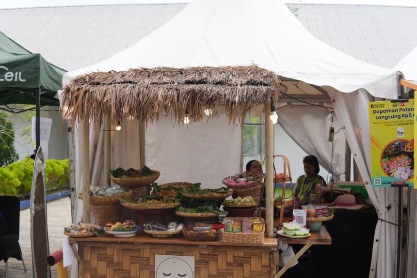 Melalui area kuliner dan produk kreatif, PT Bank Negara Indonesia (Persero) Tbk atau BNI membawa nuansa berbeda bagi pengunjung yang hadir di GOR PBSI Sumatera Utara, Medan, pada 21–26 Oktober 2025. Foto: Dok BNI
