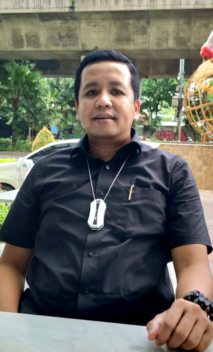Ronald Loblobly, Koordinator Koalisi Sipil Masyarakat Anti Korupsi (KOSMAK)