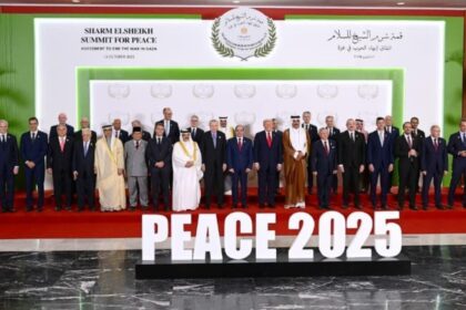 Presiden Republik Indonesia, Prabowo Subianto menghadiri KTT Perdamaian Sharm El-Sheikh di International Congress Centre, Sharm El-Sheikh, Republik Arab Mesir, Senin (13/10/2025). Foto: BPMI Setpres