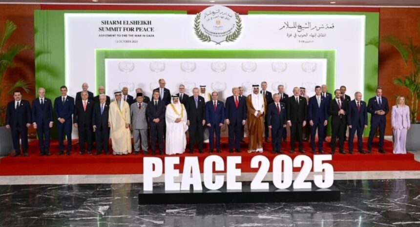 Presiden Republik Indonesia, Prabowo Subianto menghadiri KTT Perdamaian Sharm El-Sheikh di International Congress Centre, Sharm El-Sheikh, Republik Arab Mesir, Senin (13/10/2025). Foto: BPMI Setpres