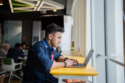 Dikembangkan dengan teknologi Cognitive AI, TELIS 2.0 menghadirkan cara baru kelola dokumen legal dengan cepat dan akurat. Foto: Dok Telkom Indonesia