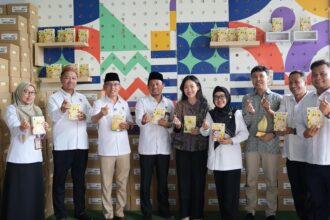 BAZNAS (BAZIS) DKI Jakarta terima bantuan CSR Yummy Bites senilai Rp1,2 miliar. (dok. BAZNAS (BAZIS) DKI).