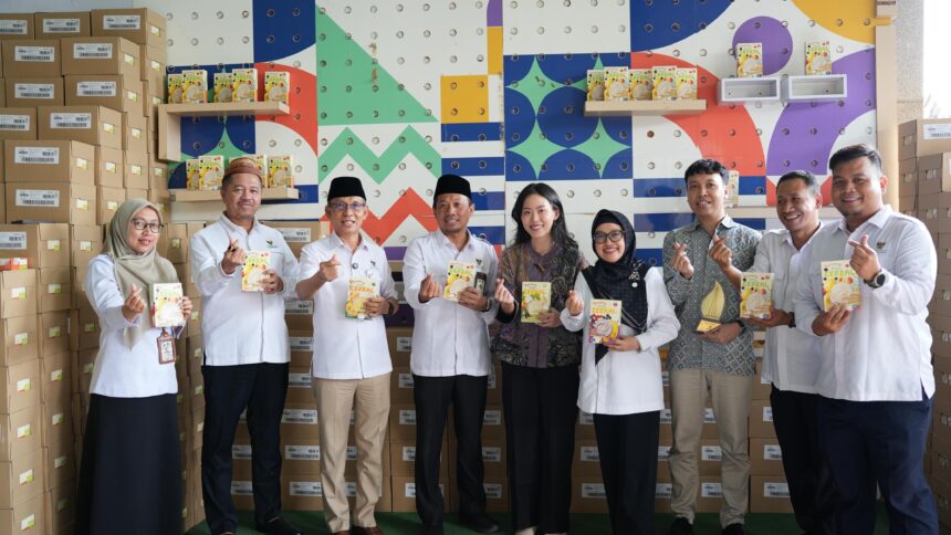 BAZNAS (BAZIS) DKI Jakarta terima bantuan CSR Yummy Bites senilai Rp1,2 miliar. (dok. BAZNAS (BAZIS) DKI).