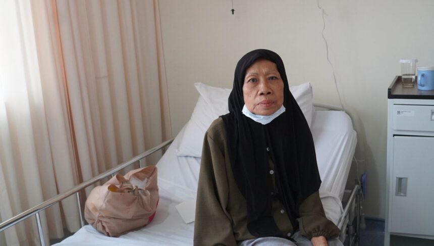 Sanaah, seorang ibu lansia peserta JKN asal Jakarta. Foto: Dok Humas