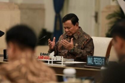 Presiden Prabowo Subianto memimpin Sidang Kabinet Paripurna di Istana Negara, Jakarta, Senin (20/10/2025). Foto: Tim Media Presiden