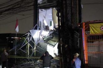 Bangunan bertingkat di Pondok Aren, Tangsel hancur akibat ledakan pada Rabu (8/10/2025). (Foto: Dok. ist)