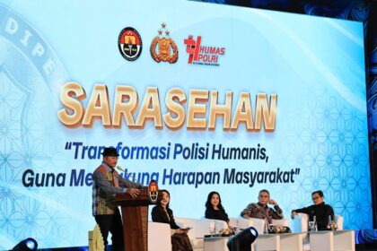 Mantan Kadivhumas Polri, Komjen Pol (Purn) Nanan Soekarna dalam Sarasehan dan Dialog Kebangsaan, memperingati Hari Jadi ke-74 Humas Polri di Auditorium STIK Lemdiklat Polri, Jakarta, Kamis (30/10/2025). Foto: Ist
