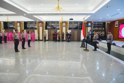 Sebanyak 27 Perwira Tinggi (Pati) Polri saat mengikuti pelaksanaan Upacara Kenaikan Pangkat ke dalam golongan Pati Polri di Rupattama Mabes Polri, Senin (6/10/2025). Foto: Ist