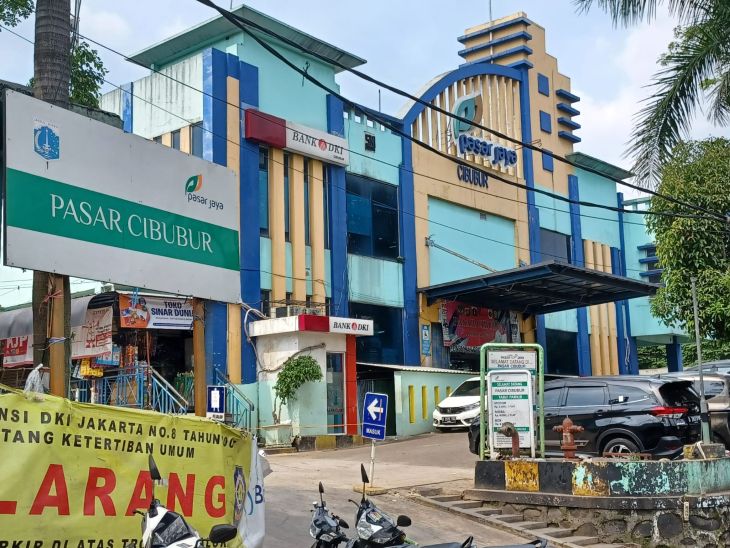 Suasana Pasar Cibubur, Jakarta Timur. Foto: Dok/ipol.id