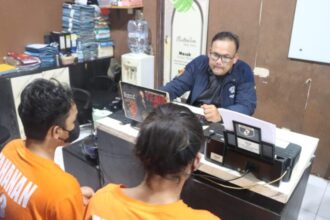 Dua tersangka curanmor yang diringkus Reskrim Polsek Cikupa. Foto : Ist