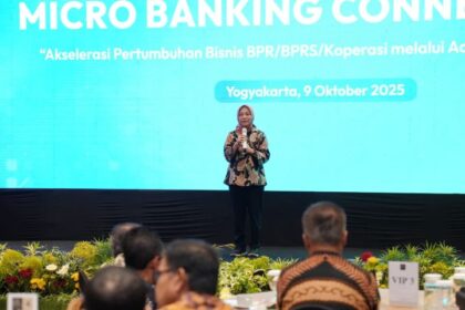 CEO Telkomsigma Dwi Sulistiani saat memberikan pemaparan pada acara Micro Banking Connect 2025 di Yogyakarta pada (9/10/2025). Foto: Telkom Indonesia