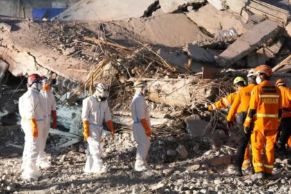 Proses evakuasi di Ponpes Al Khoziny, Sidoarjo. Foto: dok. Kementerian PU