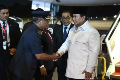 Presiden Prabowo tiba di Malaysia hadiri KTT ke-47 ASEAN. Foto: BPMI Setpres