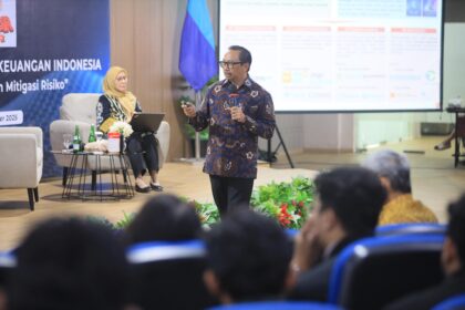 Kegiatan OJK Mengajar di Institut Teknologi Sepuluh Nopember (ITS) Surabaya. Foto: OJK