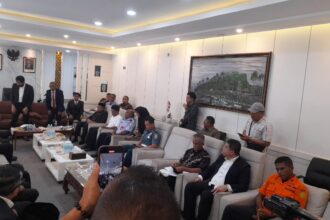 Rapat penetapan status darurat banjir Provinsi Aceh di DPRA Kamis (27/11/2025). Foto: Ist