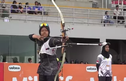 Ratusan atlet panahan berbagai daerah menunjukkan potensi dan daya saing tinggi Kejuaraan panahan bertajuk Milklife Archery Challenge Series 2 digelar di Super Soccerarena Kudus, Jawa Tengah. Foto/Megapro