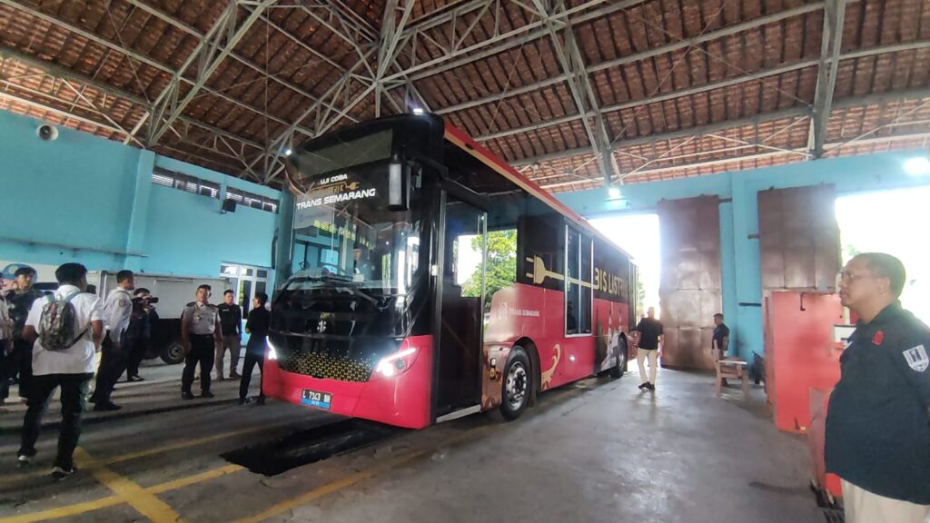 1eaba8d8 4223 4305 bac4 60a5a64ffabc