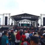 PAMDI sampaikan aspirasi musisi dangdut soal royalti di panggung rakyat. Foto: IG @kabarciledug