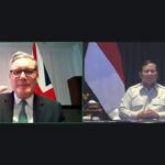 Presiden Prabowo Subianto melakukan percakapan melalui konferensi video dengan PM Inggris Keir Starmer, Sabtu (22/11/2025). Foto: BPMI Setpres