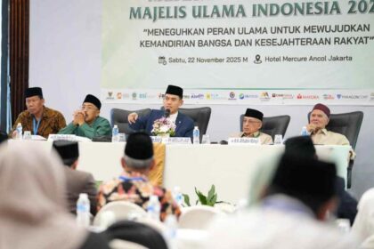 Sidang Komisi A Fatwa dalam rangkaian Munas XI MUI di Jakarta. Foto: