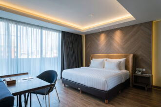 Waringin Hospitality Hotel Group (WHHG) kembali menghadirkan promo eksklusif 'Stay & Win Special Booking For Website'. (dok. Waringin Hospitality Hotel Group)