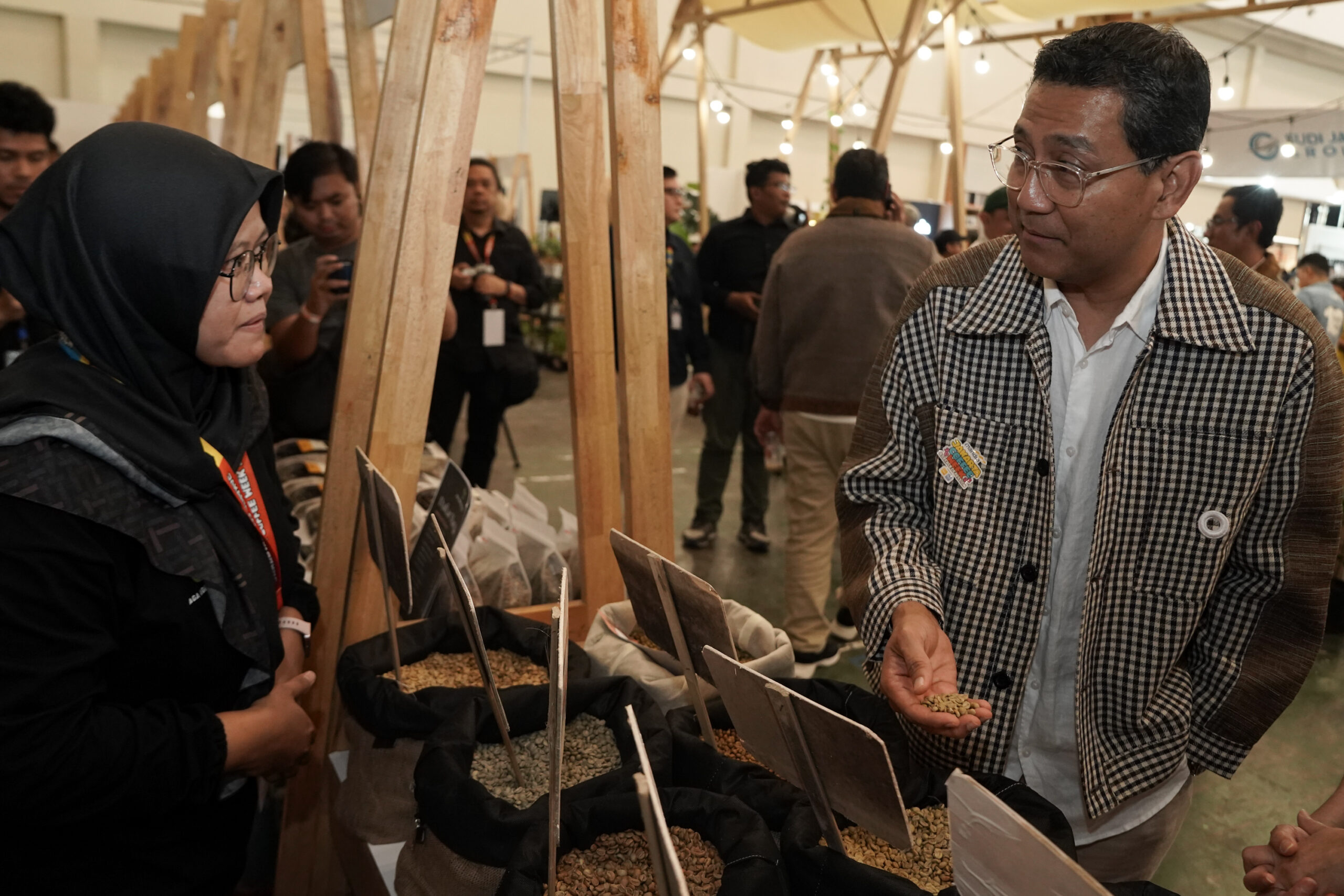 Bank Mandiri Akselerasi Industri Kopi Nasional Lewat Jakarta Coffee Week 2025 2 SEVP Corporate Relations Bank Mandiri M. Wisnu Trihanggodo dalam gelaran Indonesia Convention Exhibition (ICE) BSD, Tangerang, Jumat (31/10/2025). Foto: Dok Bank Mandiri