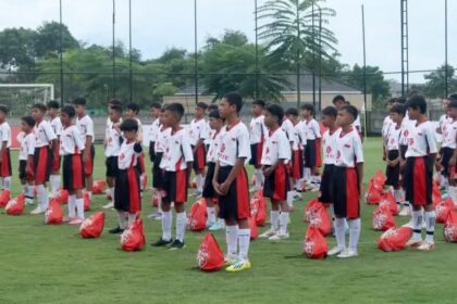 LOTTE Bintang Muda Generasi Masa Depan 2025 telah bergulir. 70 bakat-bakat terbaik berkumpul di lapangan Soccerfield, Bogor, Jawa Barat untuk berjuang menjadi salah satu 40 peserta terpilih untuk berlatih dan berkompetisi di program yang diinisiasi oleh LOTTE Group melalui Daehong Indonesia.