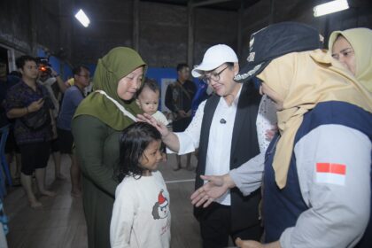 Wali Kota Semarang, Agustina Wilujeng mengambil kebijakan dengan mengerahkan tenaga kesehatan dari Puskesmas yang tidak terdampak banjir untuk mengcover kesehatan warga, agar para relawan dan petugas medis yang sebelumnya bertugas bisa beristirahat.