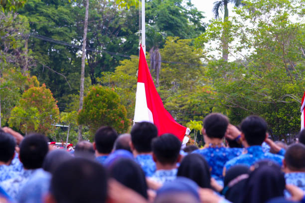Ilustrasi, Aparatur Sipil Negara (ASN) upacara sumpah pemuda. Foto: Istock @Dheo Tegar Pratama