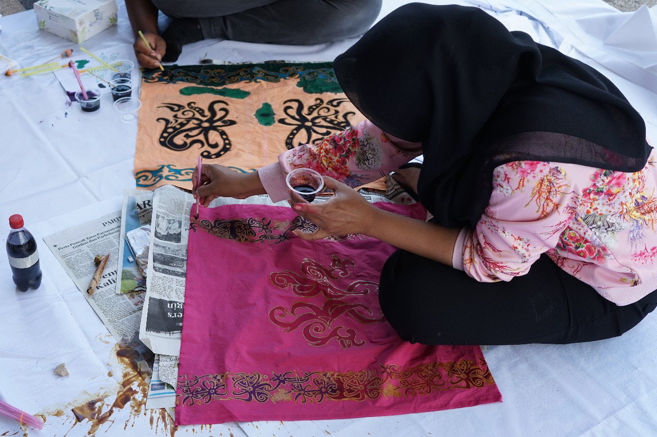 Lewat Kreasi Kaltara Inklusif, Telkom Hadirkan Inisiatif Pemberdayaan bagi Penyandang Disabilitas 2 Program “Kreasi Kaltara Inklusif”, sebuah inisiatif pemberdayaan yang membuka peluang wirausaha kreatif bagi penyandang disabilitas di Kalimantan Utara. Foto: Telkom Indonesia