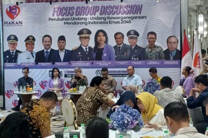 Suasana Focus Group Discussion (FGD) digelar organisasi Harapan Keluarga Antar Negara (HAKAN) bertemakan Perubahan Undang-Undang Kewarganegaraan: Mendorong Indonesia Emas 2045 di Jakarta, Kamis (6/11/2025). Dihadiri unsur Legislatif, Eksekutif dan Akademisi. Foto: Joesvicar Iqbal/ipol.id