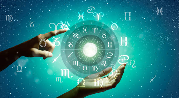 Ilustrasi, Roda zodiak. Konsep astrologi. Foto: Istcok @Peach_iStock