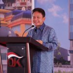 Wakil Ketua Dewan Komisioner OJK Mirza Adityaswara dalam kegiatan peletakan batu pertama pembangunan gedung OJK Sumatera Utara di Medan, Jumat (7/11/2025). Foto: OJK