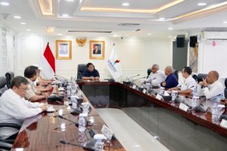 Menteri Pemuda dan Olahraga Republik Indonesia (Menpora RI) Erick Thohir hari Senin (10/11) pagi menerima Ketua National Paralympic Commite (NPC) Indonesia, Senny Marbun dan Chef de Mission (CdM) Asean Para Games 2026 Thailand, Reda Manthovani di Ruang Rapat Lantai 10, Kemenpora, Senayan, Jakarta.