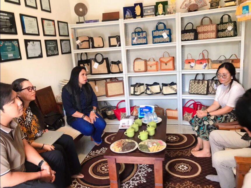 Berbagai program pelatihan digital yang bertujuan untuk meningkatkan daya saing dan inovasi UMKM dengan fasilitator dari Rumah BUMN. Foto: Telkom Indonesia