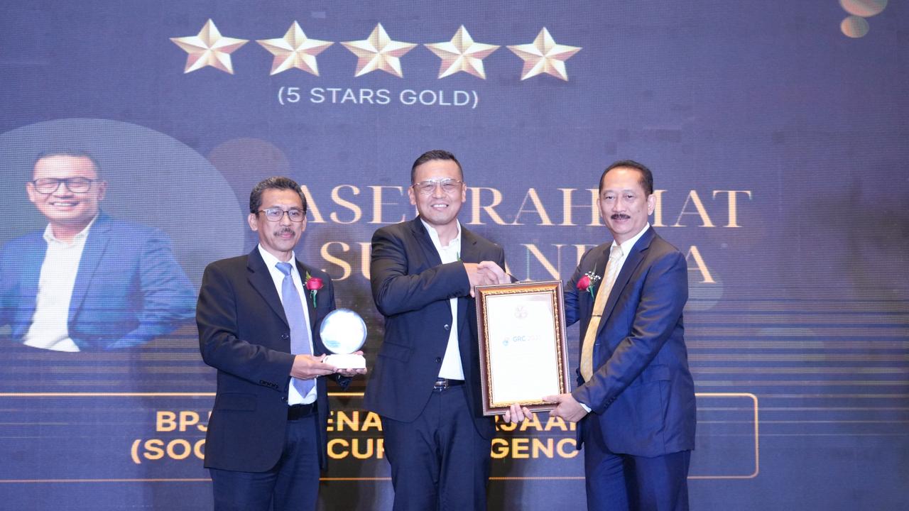 BPJS Ketenagakerjaan meraih penghargaan 5 Stars Gold pada ajang Governance, Risk & Compliance (GRC) & Leadership Award 2025, yang diselenggarakan di The Westin Hotel, Jakarta.