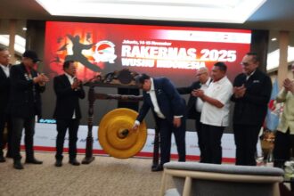 Airlangga Hartarto saat membuka Rakernas PB WI di AKR Tower Jakarta Barat, Jumat 14 November 2025.