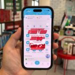 Promo tambah daya “Power Hero” dapat diakses melalui aplikasi PLN Mobile. Pelanggan prabayar cukup melakukan pembelian token listrik, sedangkan pelanggan pascabayar dapat melakukan pembayaran tagihan listrik. Setelah transaksi berhasil, pelanggan dapat mengklaim voucher promo melalui fitur "Reward" di aplikasi PLN Mobile. Foto: Dok PLN