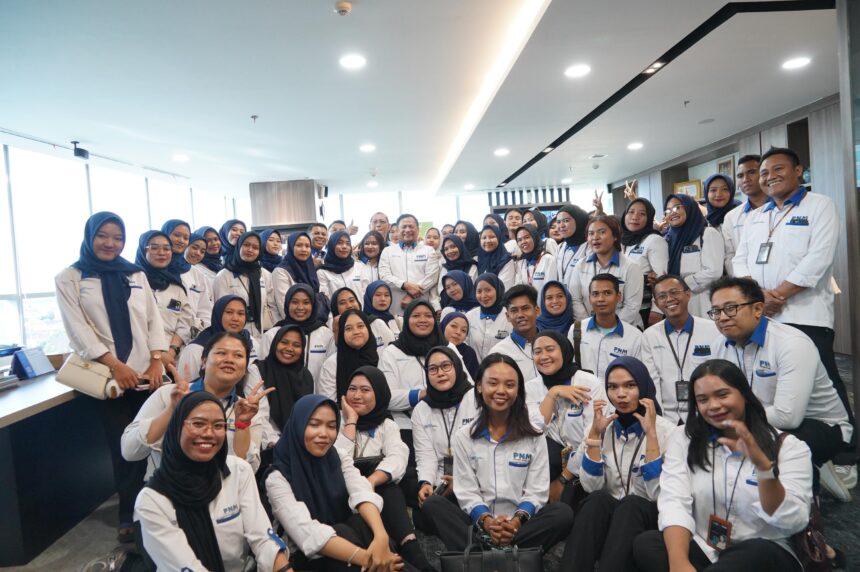 PT Permodalan Nasional Madani (PNM) lembaga keuangan yang berfokus pada pembiayaan serta pemberdayaan ultra mikro memberangkatkan 89 karyawan terbaik mereka dari berbagai daerah di Indonesia untuk mengikuti kegiatan “healing” ke Bali