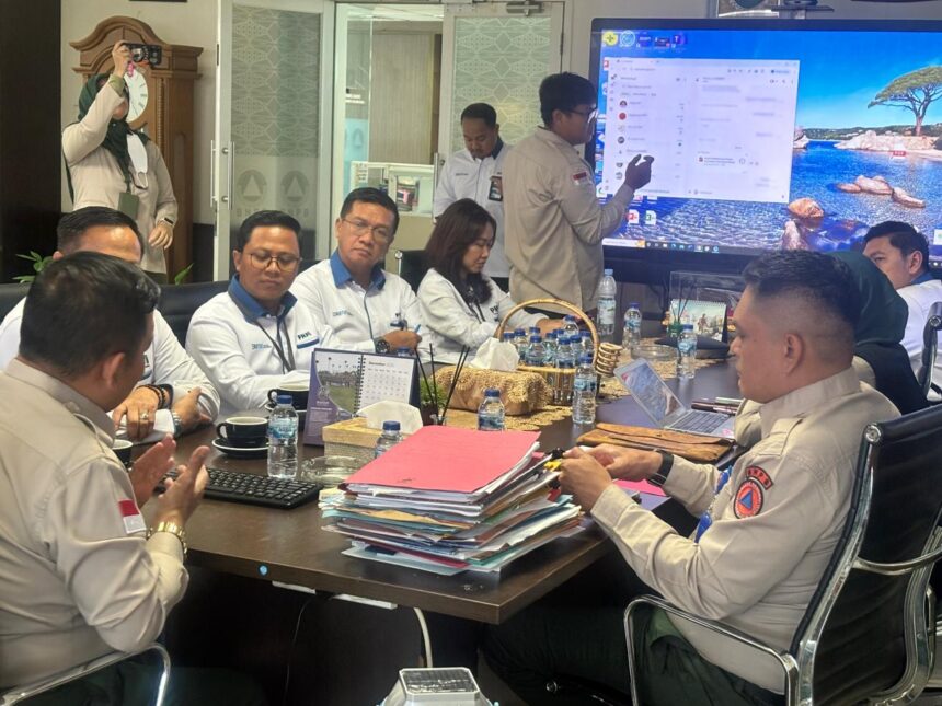 Tim BNPB dan PNM membangun kolaborasi, membahas tahapan dalam penyusunan nota kesepahaman yang akan dielaborasi lebih teknis ke dalam perjanjian kerja sama (PKS) di Graha BNPB Jakarta, Senin (17/11/2025). Foto: Ist