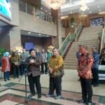 Menteri Erick Thohir bersama Kepala BPKP Muhammad Yusuf Ateh memberikan keterangan kepada awak media seusai melakukan penandatangan nota kesepahaman atau MoU di Jakarta, Selasa (18/11/2025)