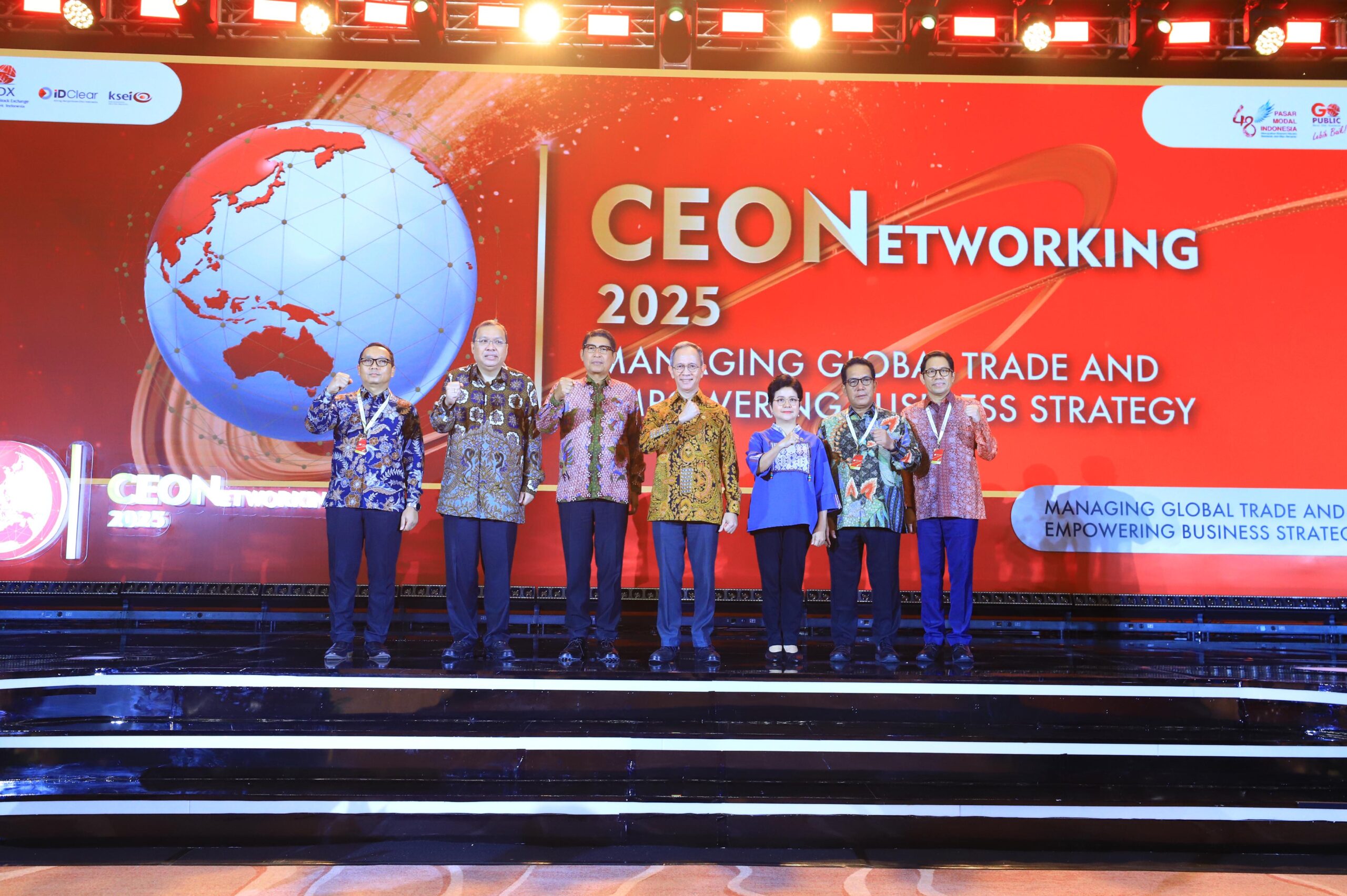 Ketua Dewan Komisioner OJK Mahendra Siregar dalam acara CEO Networking 2025 “Managing Global Trade and Empowering Business Strategy” di Jakarta, Selasa.